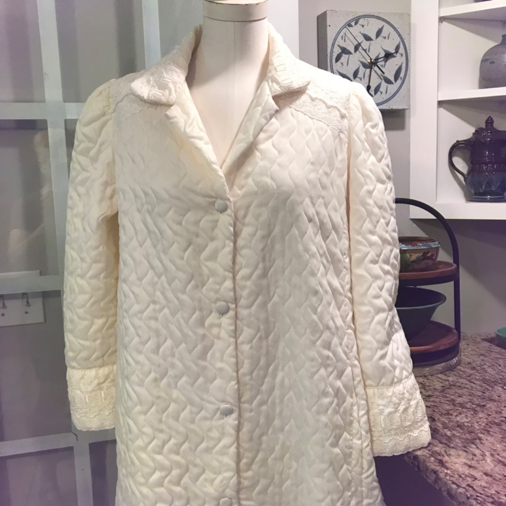 Vintage Christian Dior Quilted Ivory Floral Lace … - image 2
